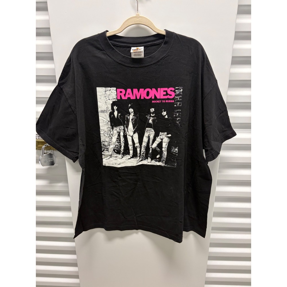 Y2K Ramones Rocket To Russia T Shirt Mens 2XL Black Pink Graphic Band Tee Good